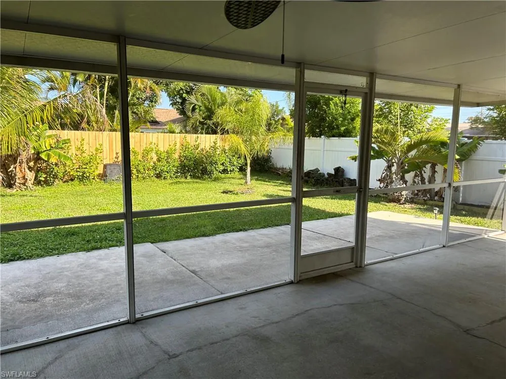 717 SE 10th Avenue Cape Coral, FL 33990