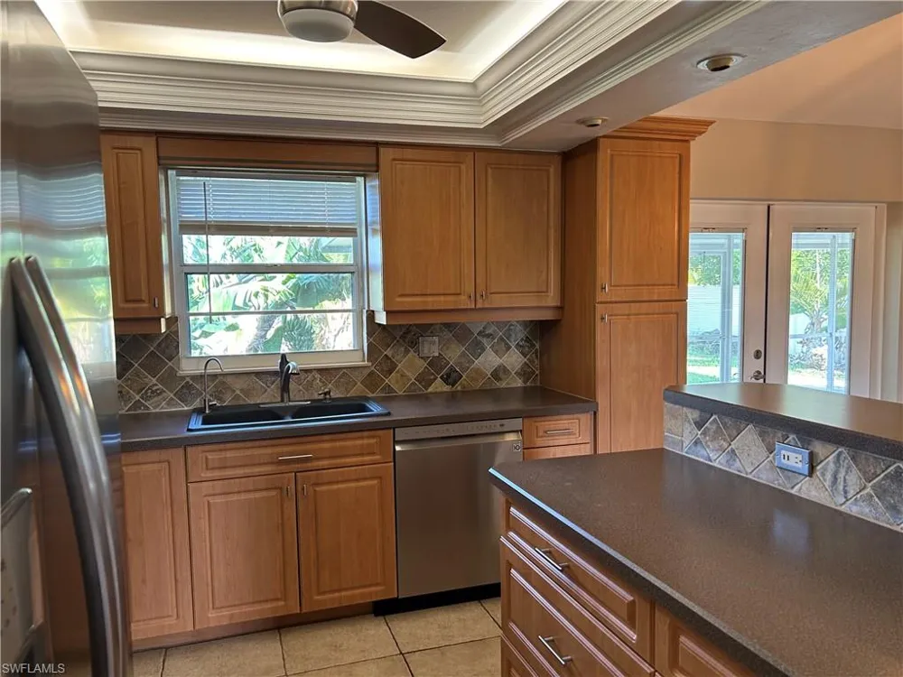 717 SE 10th Avenue Cape Coral, FL 33990