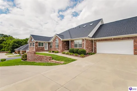 105 A Legacy Court