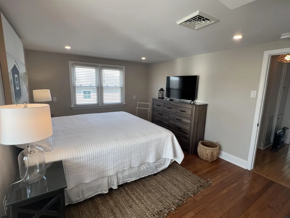 114 N Argyle Ave Margate, NJ 08402
