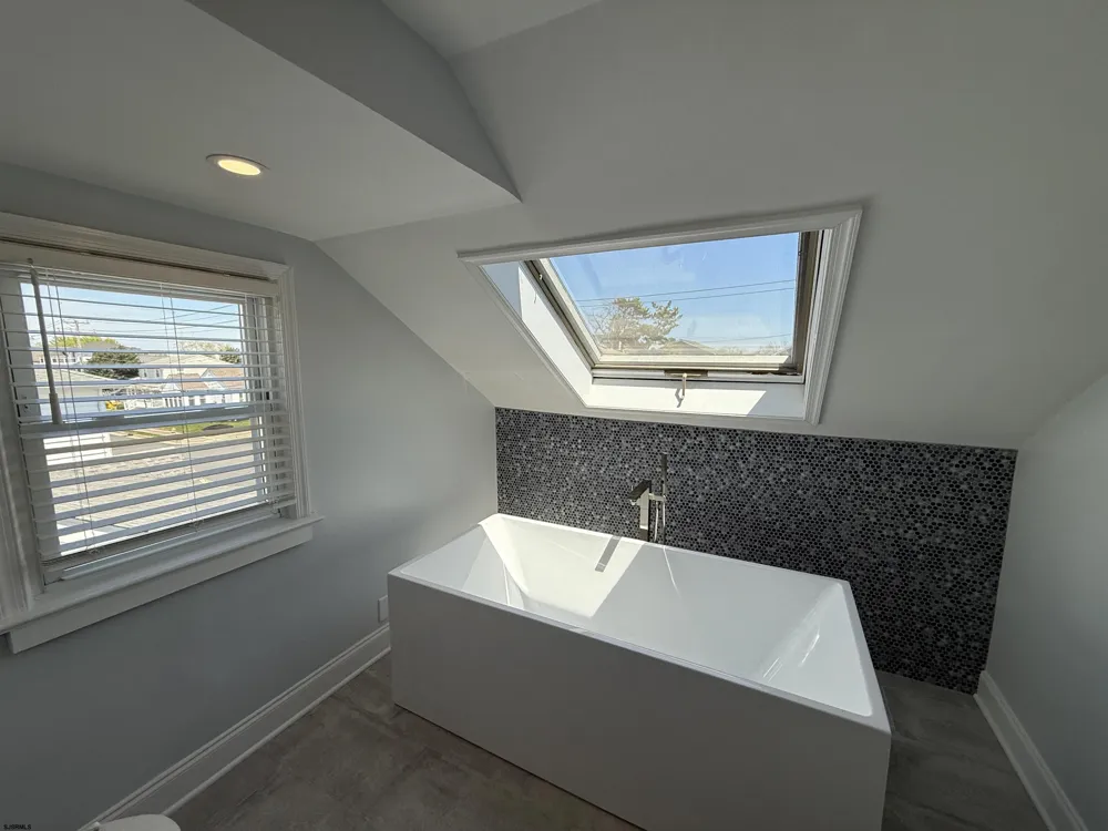 114 N Argyle Ave Margate, NJ 08402