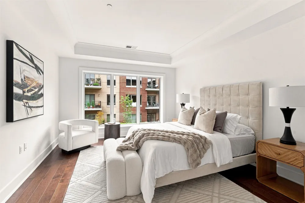 150 HENLEY PL Weehawken, NJ 07086