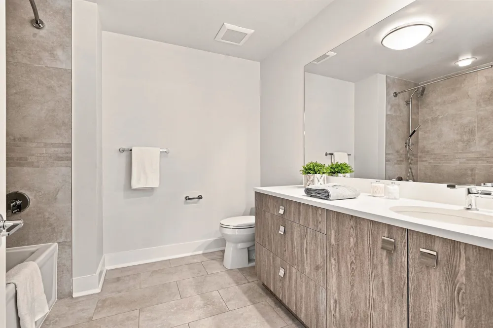 150 HENLEY PL Weehawken, NJ 07086