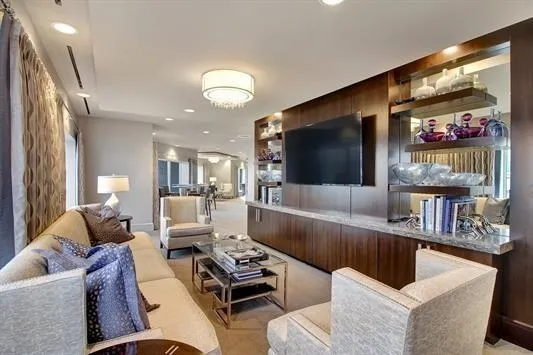 150 HENLEY PL Weehawken, NJ 07086