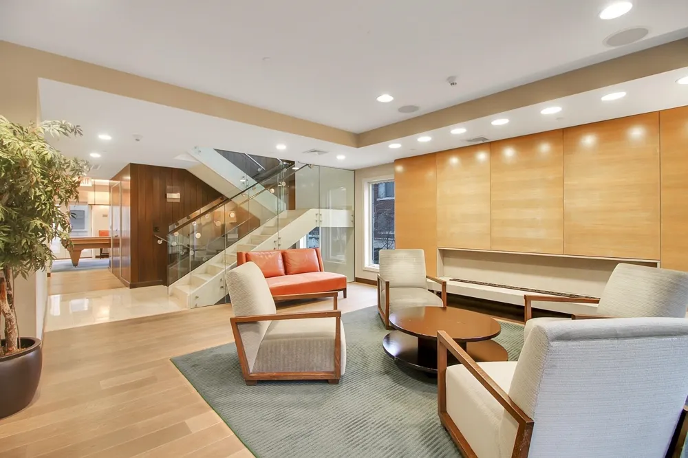 150 HENLEY PL Weehawken, NJ 07086