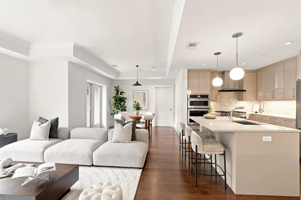 150 HENLEY PL Weehawken, NJ 07086