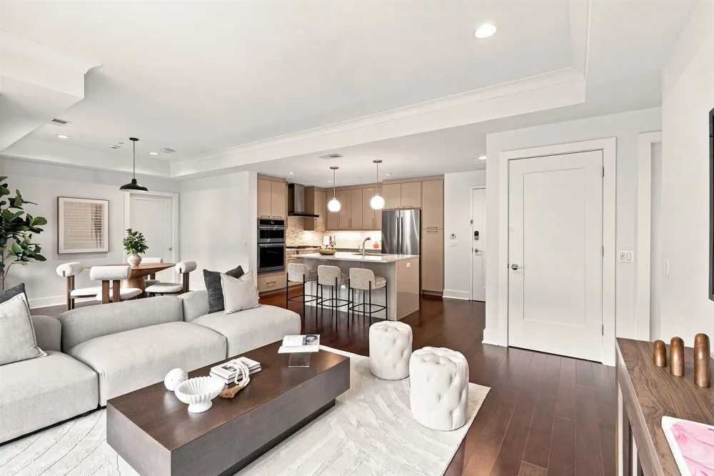150 HENLEY PL Weehawken, NJ 07086