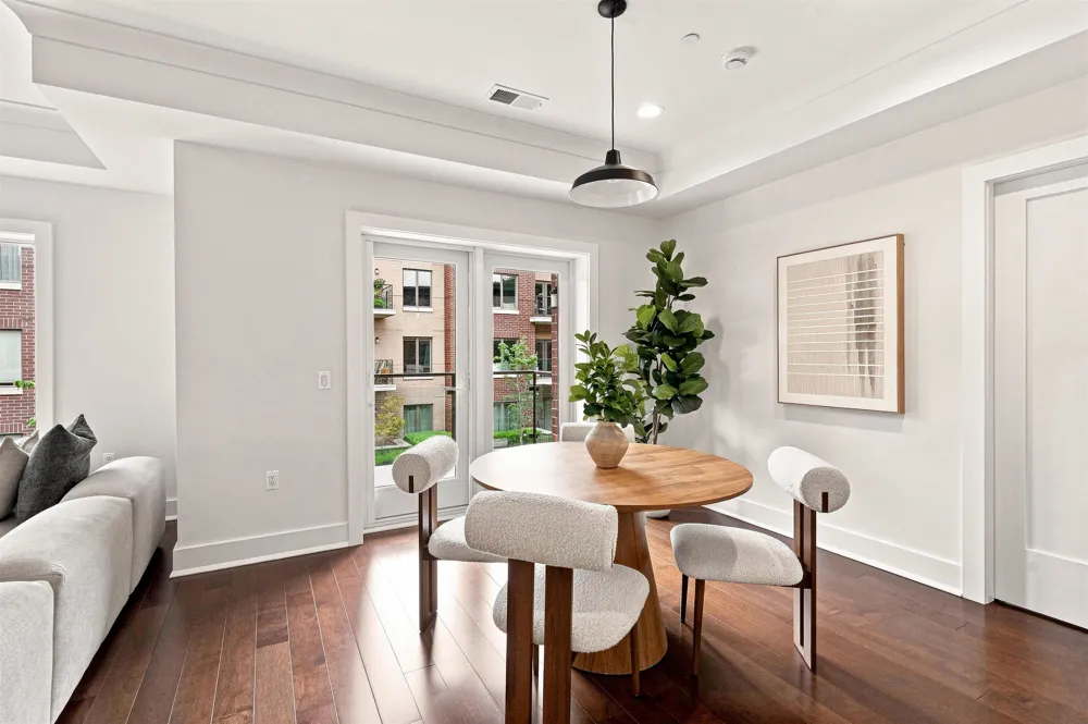 150 HENLEY PL Weehawken, NJ 07086
