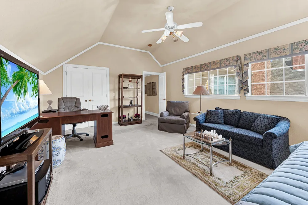 5404 GLENSHIRE DRIVE Plano, TX 75093
