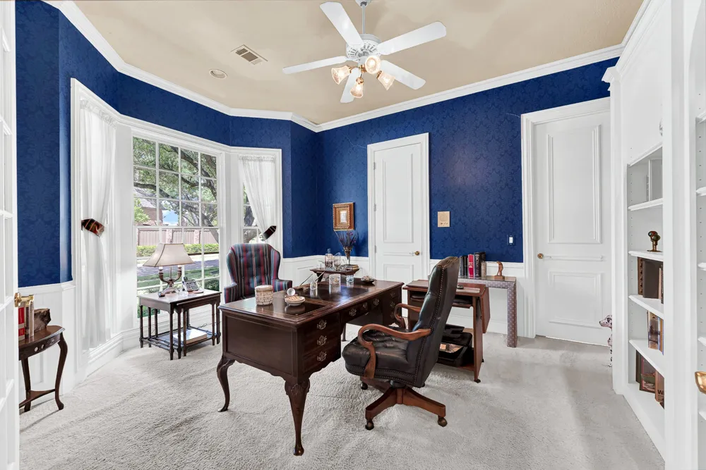 5404 GLENSHIRE DRIVE Plano, TX 75093