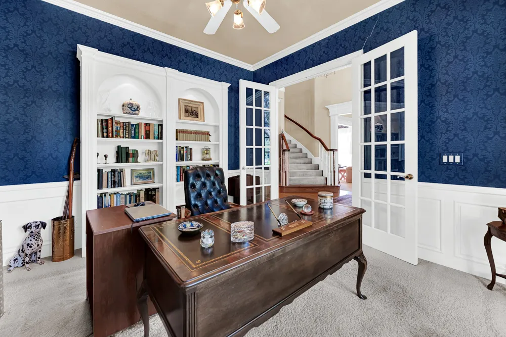 5404 GLENSHIRE DRIVE Plano, TX 75093