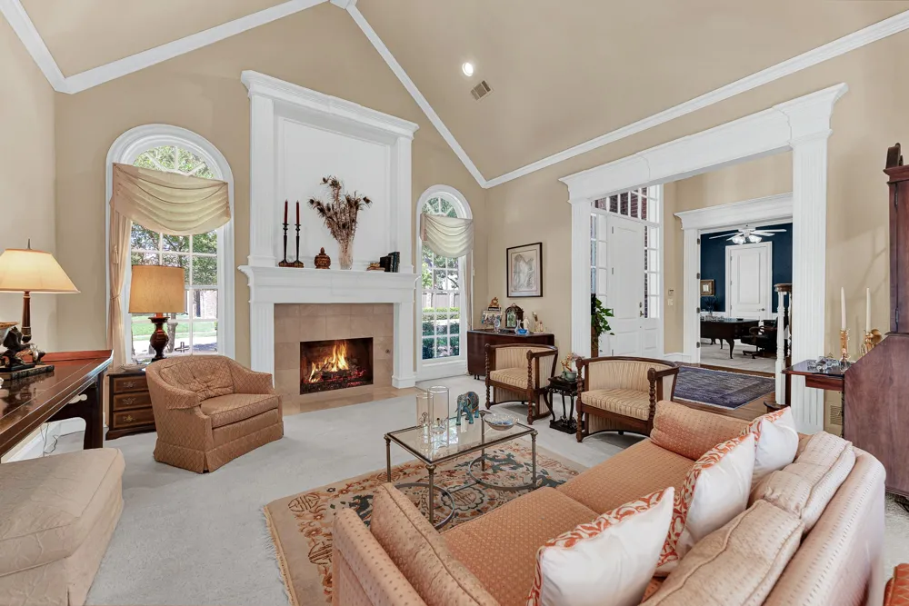 5404 GLENSHIRE DRIVE Plano, TX 75093
