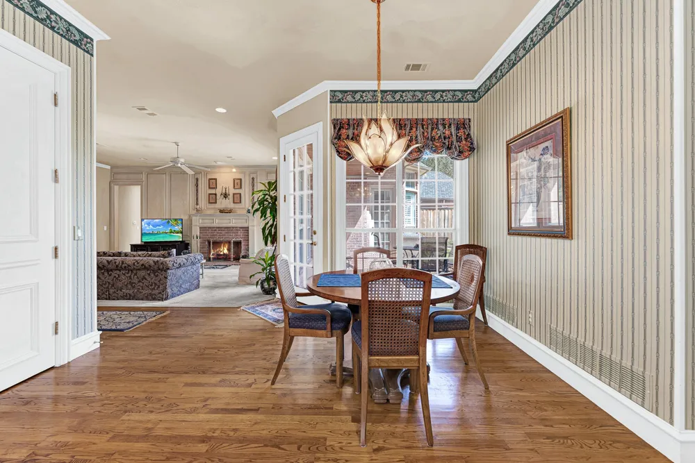 5404 GLENSHIRE DRIVE Plano, TX 75093