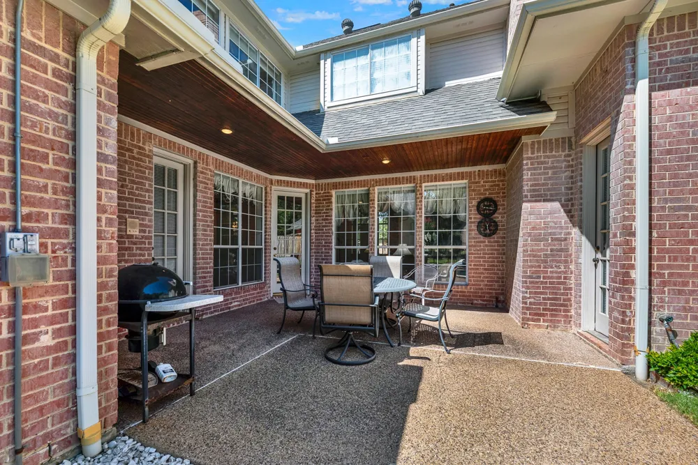 5404 GLENSHIRE DRIVE Plano, TX 75093