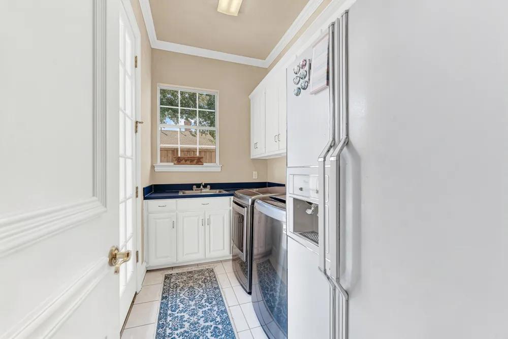 5404 GLENSHIRE DRIVE Plano, TX 75093