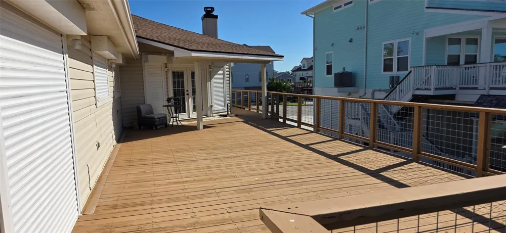 1702 E Castaway Street Tiki Island, TX 77554