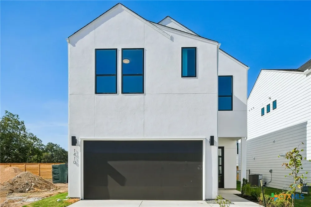 1410 Rambling Rose Road Austin, TX 78745