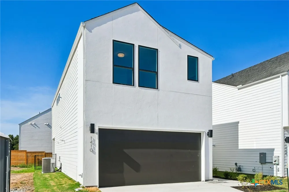 1410 Rambling Rose Road Austin, TX 78745