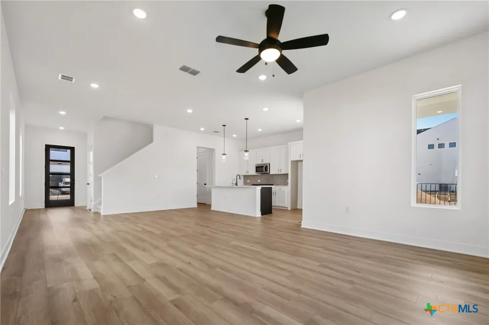 1410 Rambling Rose Road Austin, TX 78745