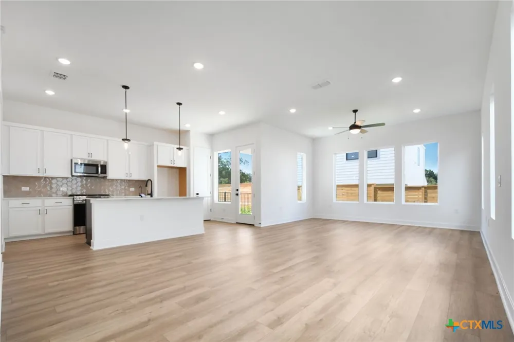 1410 Rambling Rose Road Austin, TX 78745