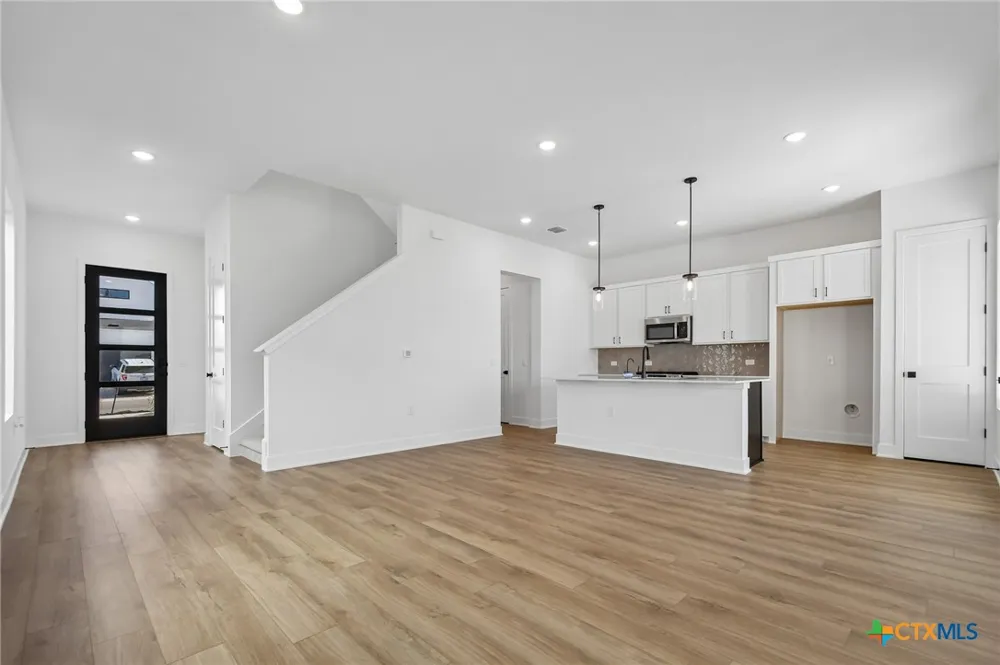 1410 Rambling Rose Road Austin, TX 78745