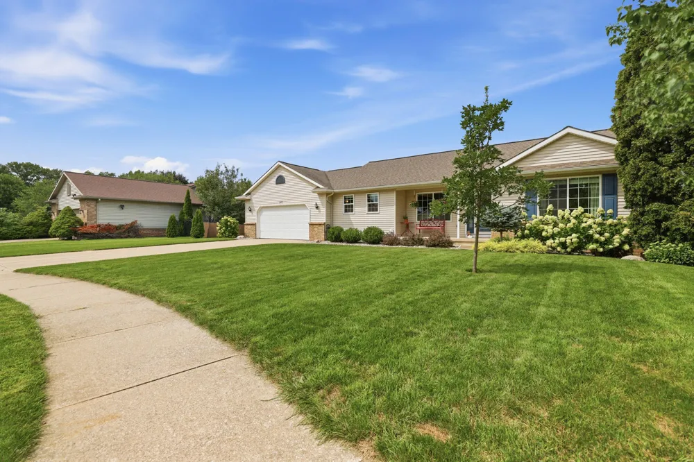 2913 Belle Meadow Drive SW Byron Center, MI 49315