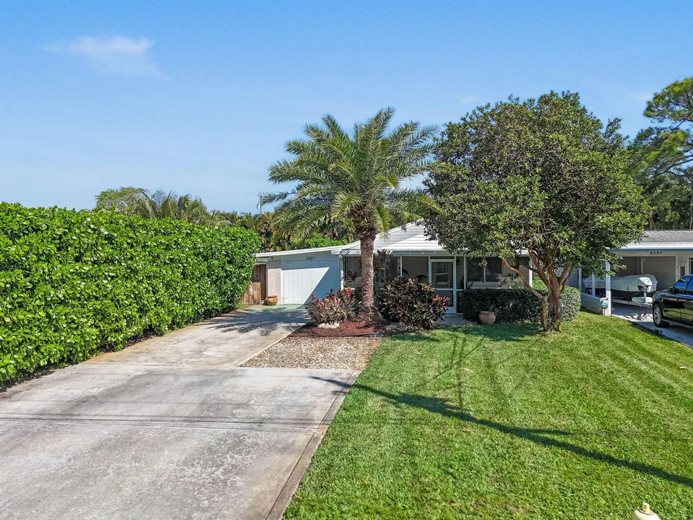 2401 COUNTRY OAKS Palm Beach Gardens, FL 33410