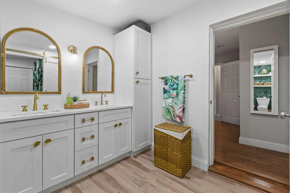 2401 COUNTRY OAKS Palm Beach Gardens, FL 33410