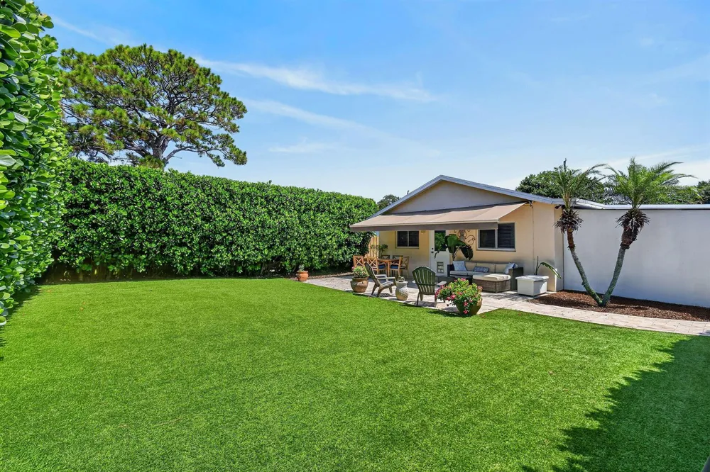 2401 COUNTRY OAKS Palm Beach Gardens, FL 33410