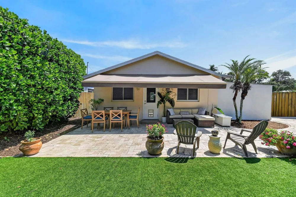 2401 COUNTRY OAKS Palm Beach Gardens, FL 33410