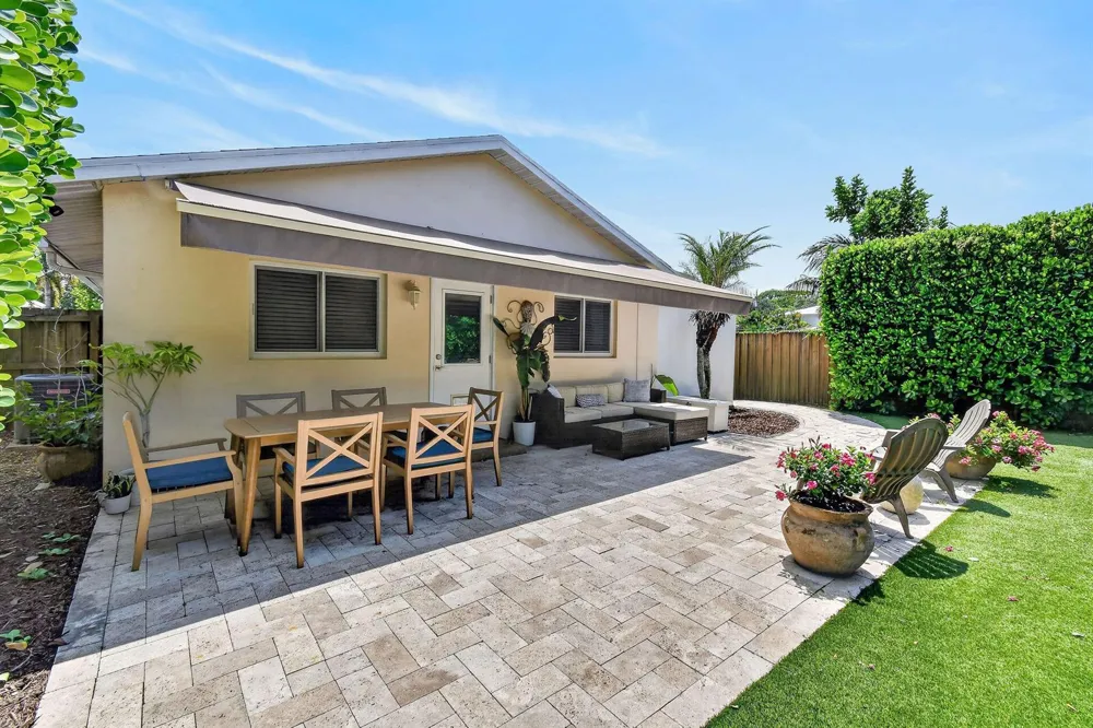 2401 COUNTRY OAKS Palm Beach Gardens, FL 33410