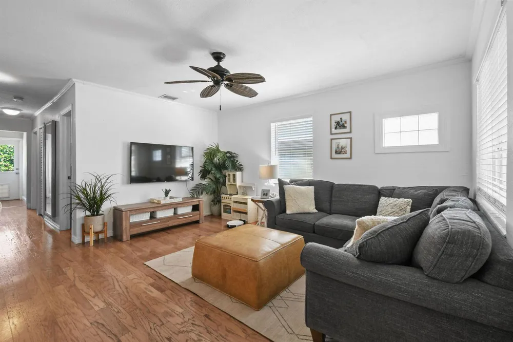 2401 COUNTRY OAKS Palm Beach Gardens, FL 33410