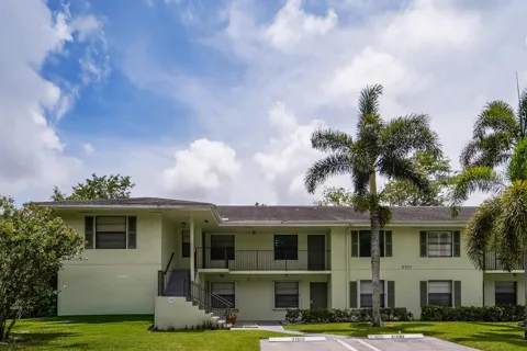 2101 Sabal Ridge Court #F