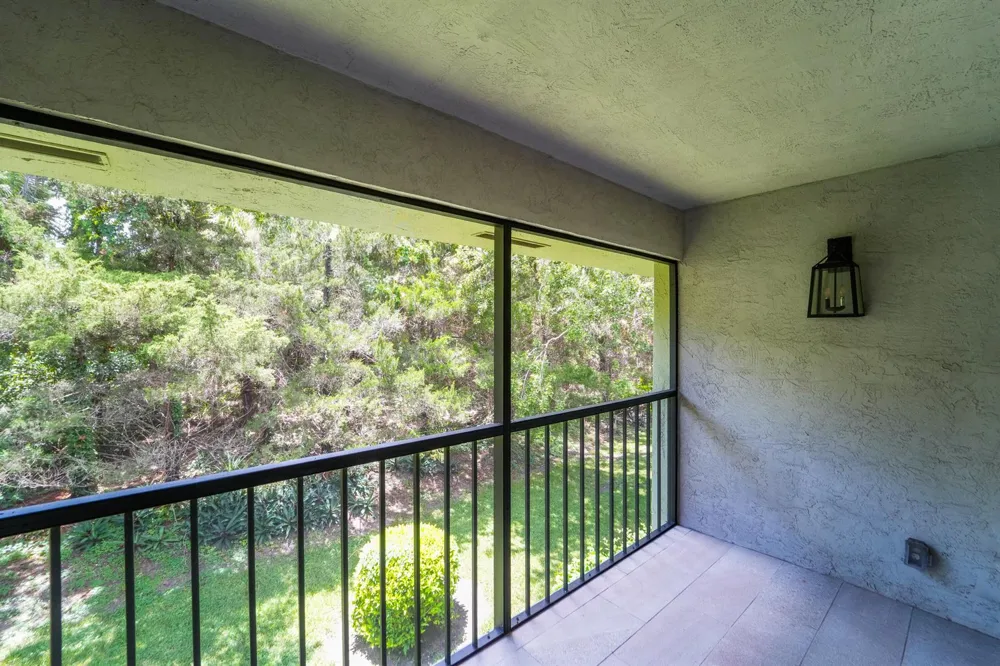 2101 Sabal Ridge Court #F Palm Beach Gardens, FL 33418