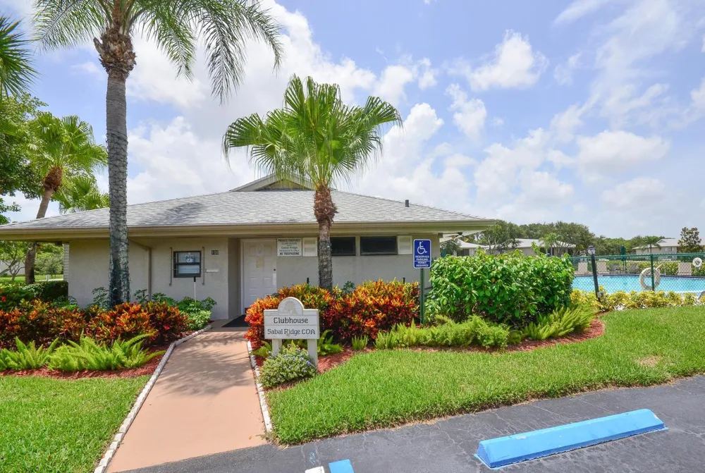 2101 Sabal Ridge Court #F Palm Beach Gardens, FL 33418