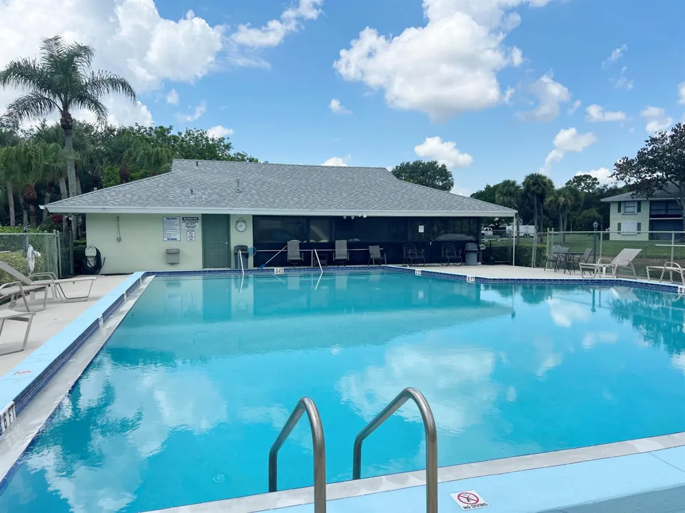 2101 Sabal Ridge Court #F Palm Beach Gardens, FL 33418