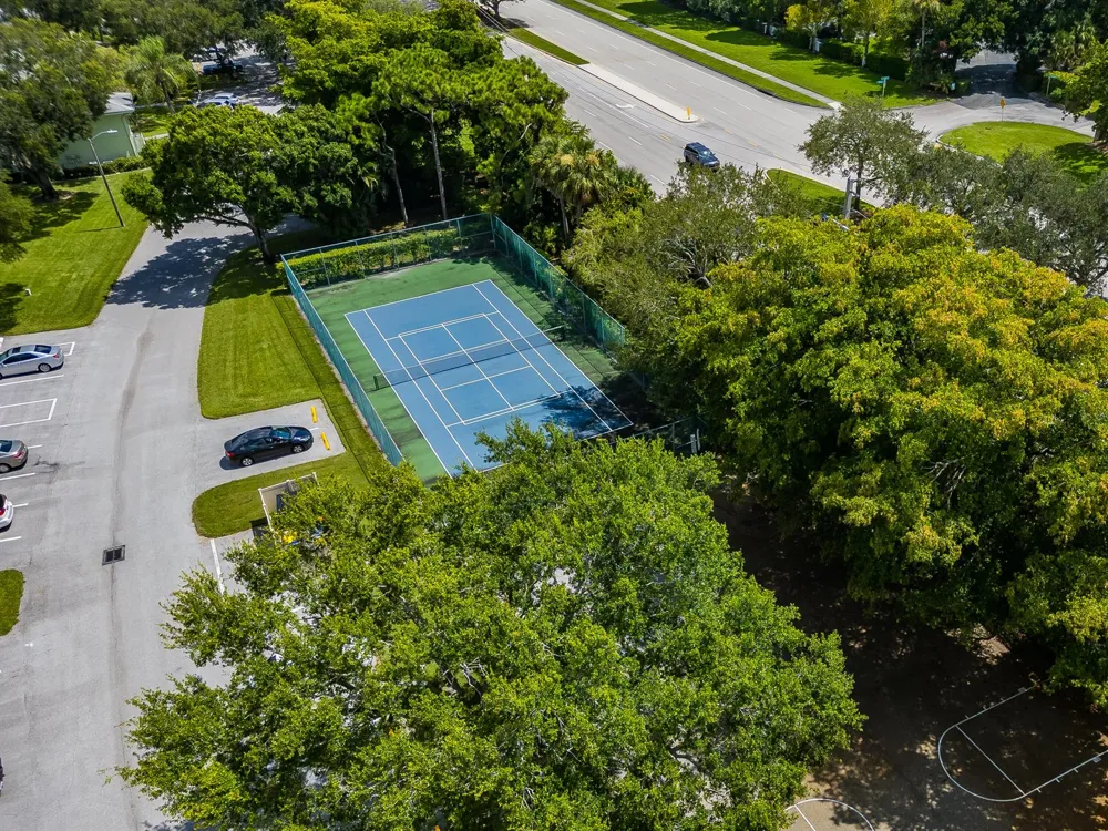 2101 Sabal Ridge Court #F Palm Beach Gardens, FL 33418
