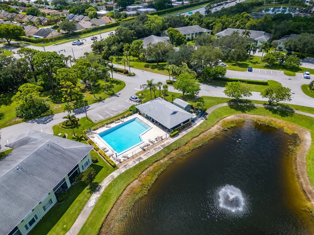 2101 Sabal Ridge Court #F Palm Beach Gardens, FL 33418