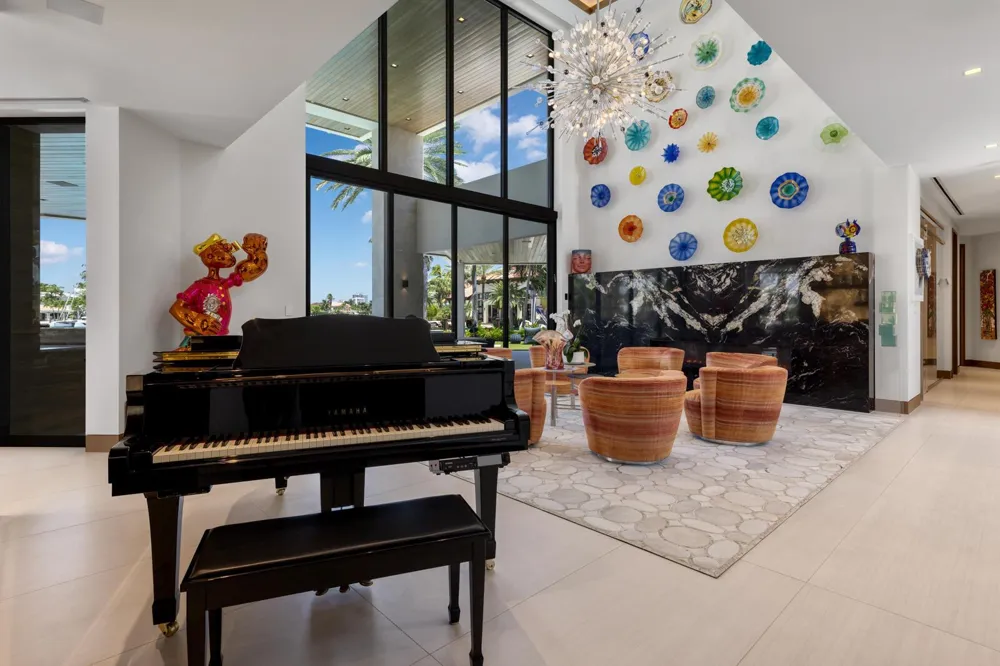 200 Fiesta Way Fort Lauderdale, FL 33301