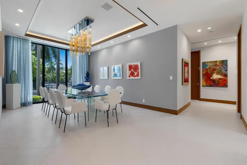 200 Fiesta Way Fort Lauderdale, FL 33301