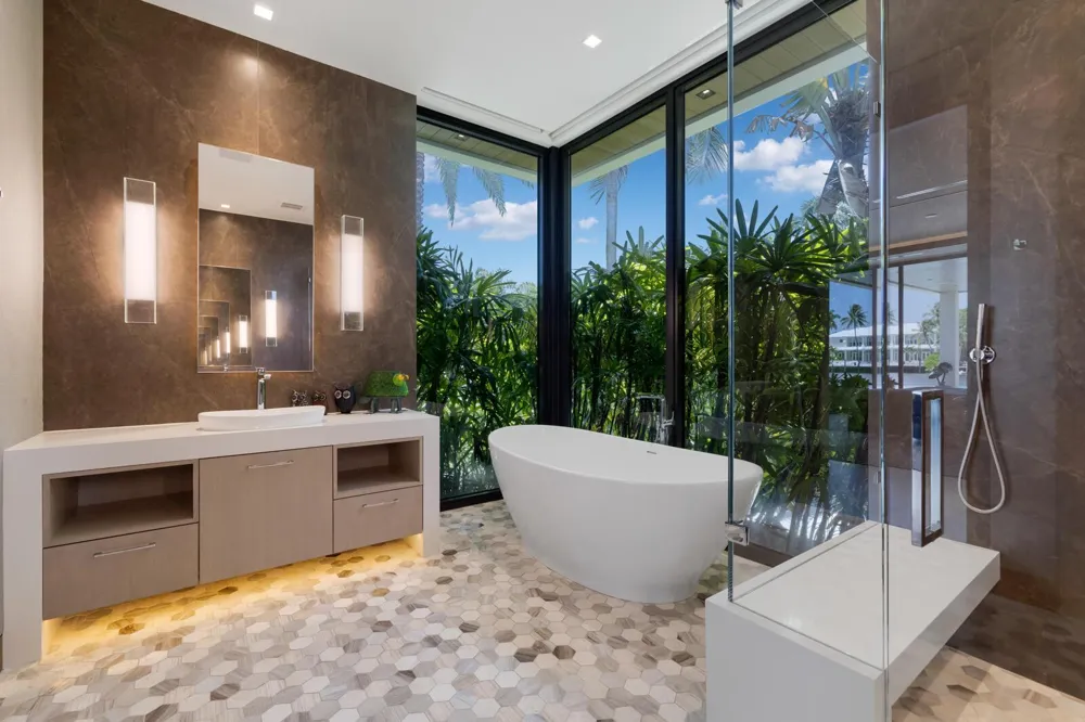 200 Fiesta Way Fort Lauderdale, FL 33301