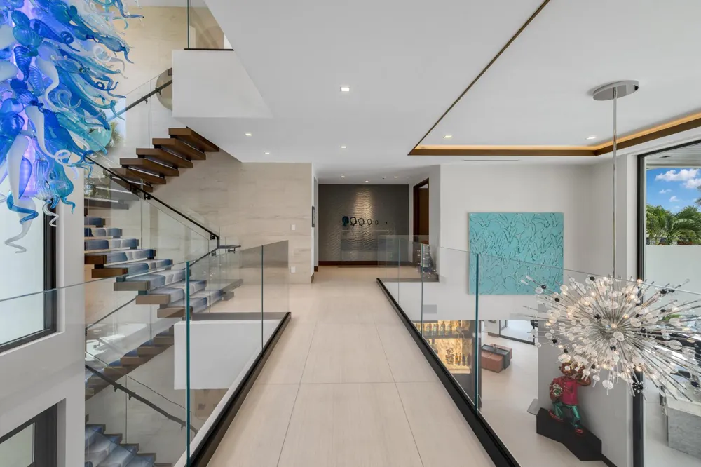 200 Fiesta Way Fort Lauderdale, FL 33301