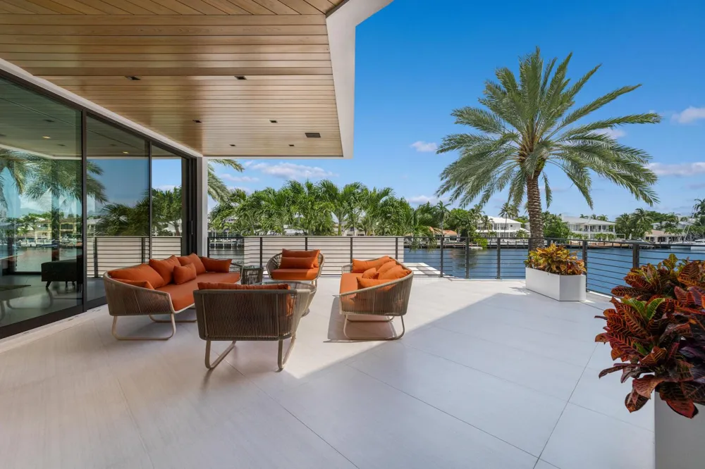 200 Fiesta Way Fort Lauderdale, FL 33301