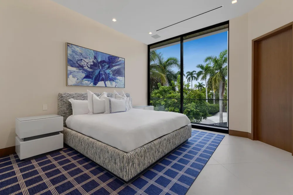 200 Fiesta Way Fort Lauderdale, FL 33301