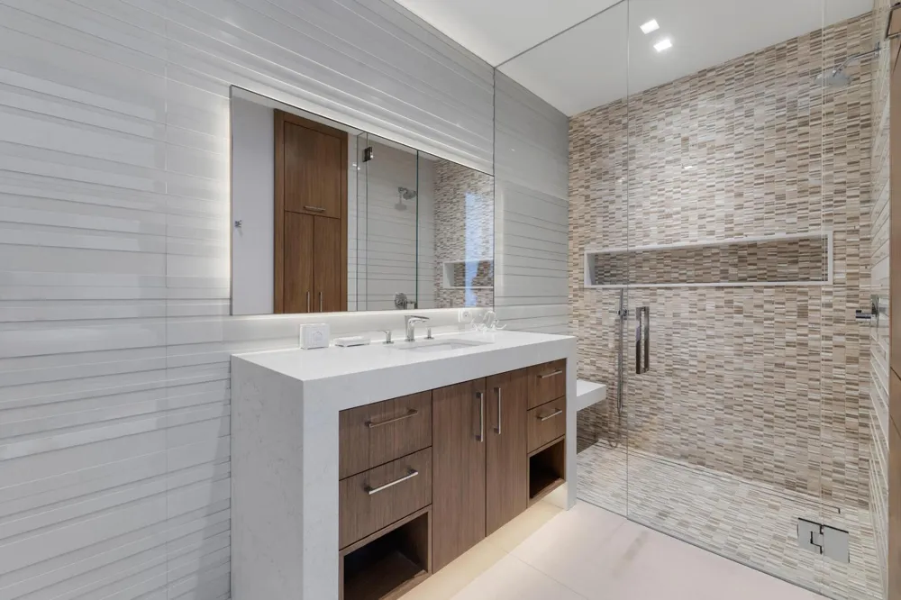 200 Fiesta Way Fort Lauderdale, FL 33301