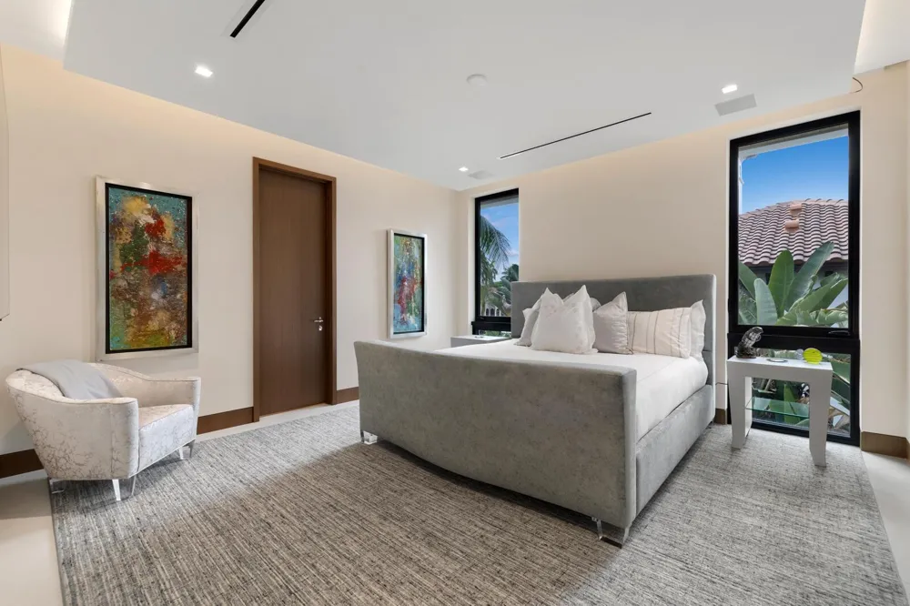 200 Fiesta Way Fort Lauderdale, FL 33301