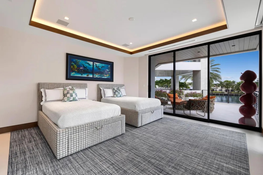 200 Fiesta Way Fort Lauderdale, FL 33301