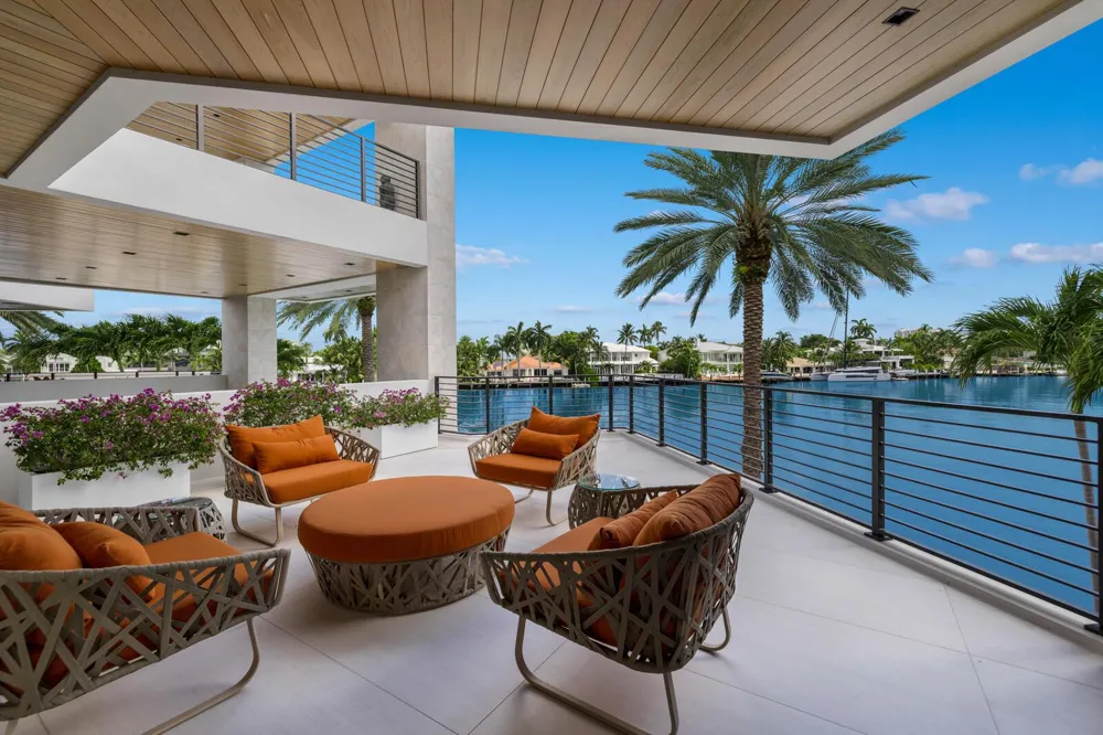 200 Fiesta Way Fort Lauderdale, FL 33301