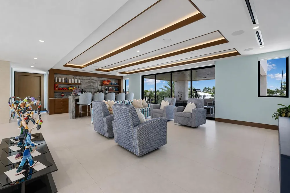 200 Fiesta Way Fort Lauderdale, FL 33301