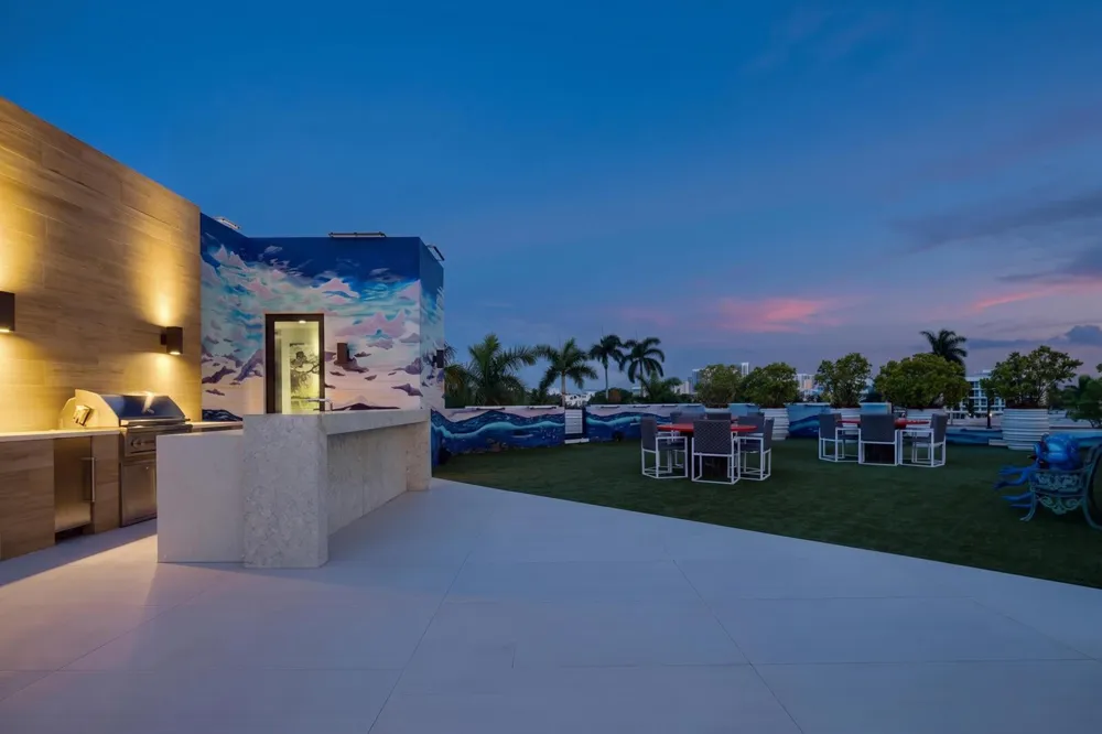 200 Fiesta Way Fort Lauderdale, FL 33301